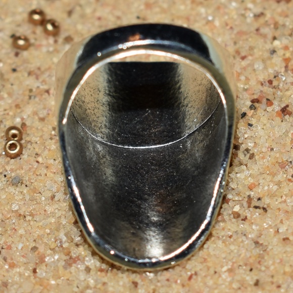 Engraved Arrow Design Ring - Picture 3 of 3